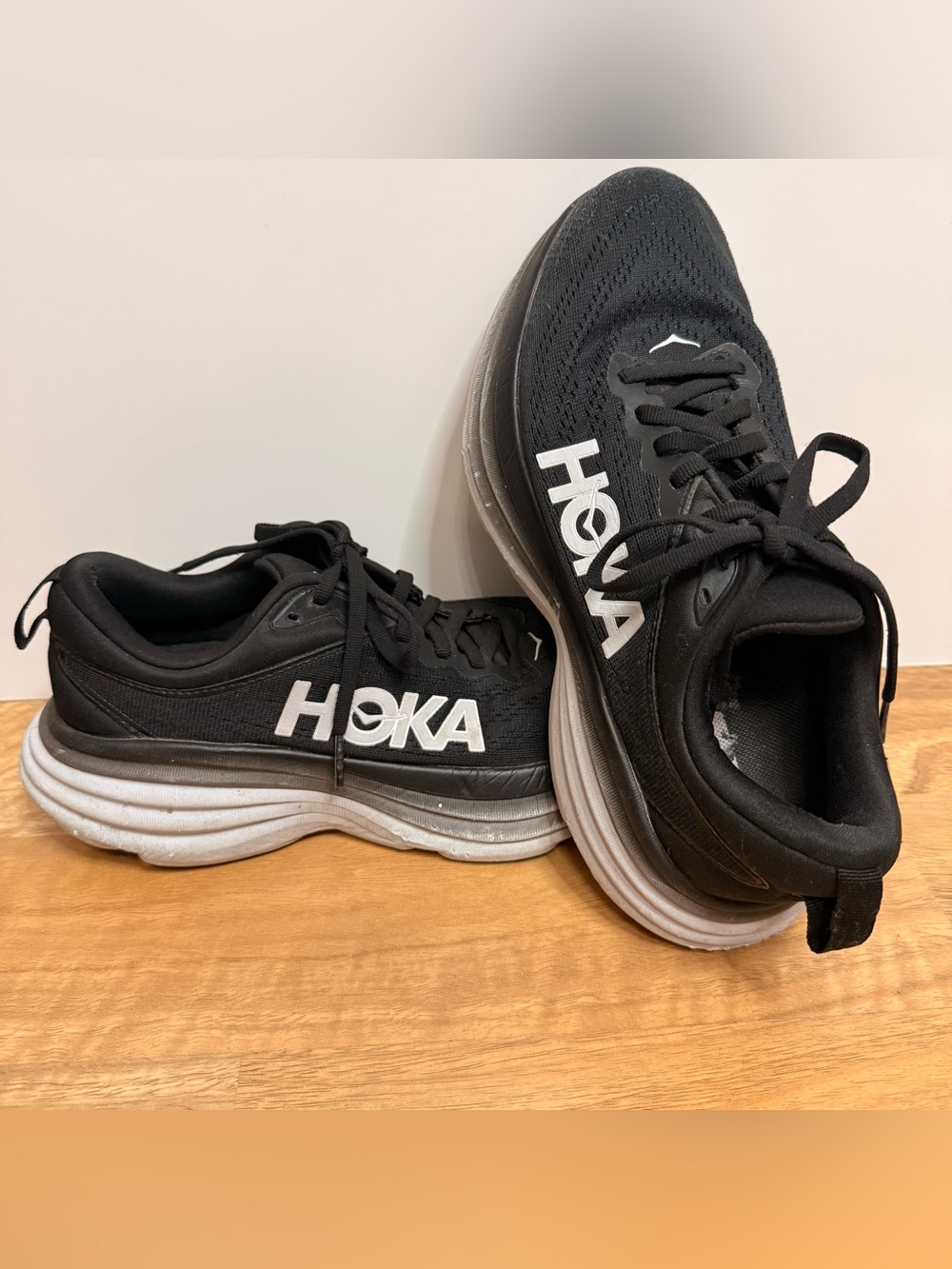 Hoka Bondi 8 Women’s Sneakers
